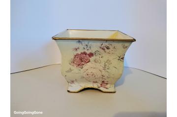 Vintage toleware planter