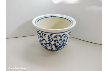 Oriental porcelain planter