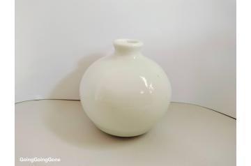 Small Chinese bud vase