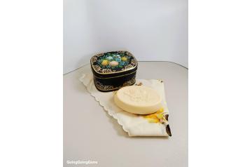 New vintage Belina gift set