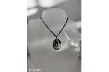 Filigree pendant necklace