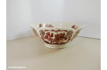 Japanese Imari lotus bowl