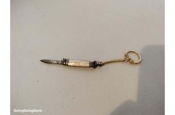 Richards miniature pocket knife