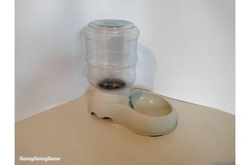 Paws & Claws gravity dispenser