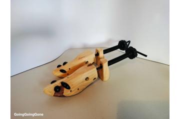 Wooden shoe stretchers