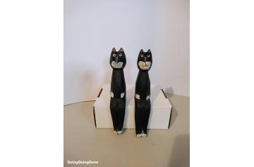 Wooden cat shelf sitters